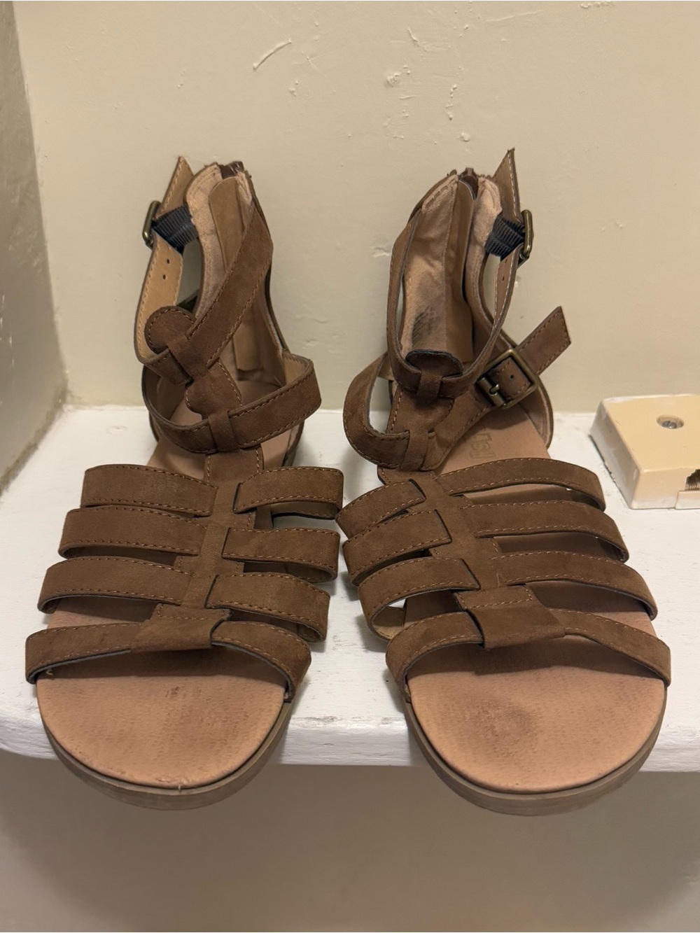 Brash Brown Gladiator Sandals Size 9